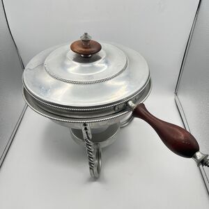 Buenilum B. W. Hammered Aluminum Chafing Dish